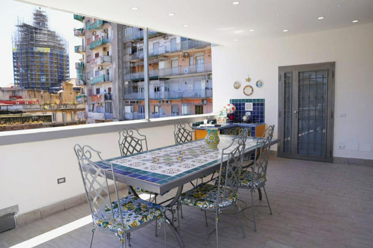 La Dukesca Chic Apartment Napoli Bagian luar foto