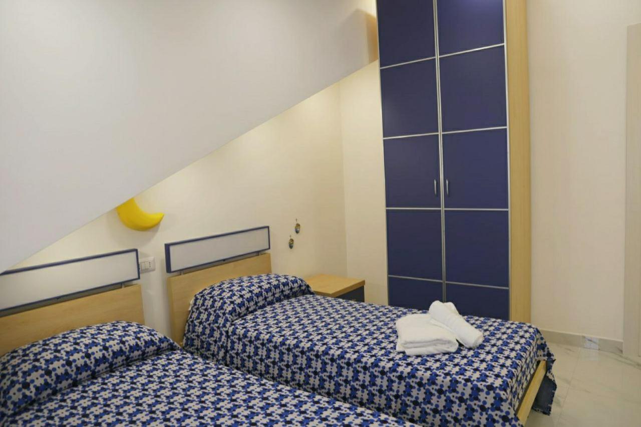 La Dukesca Chic Apartment Napoli Bagian luar foto